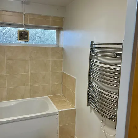 Modern 1-bed Retreat Cozy, Bright And Lägenhet Bradford (West Yorkshire)