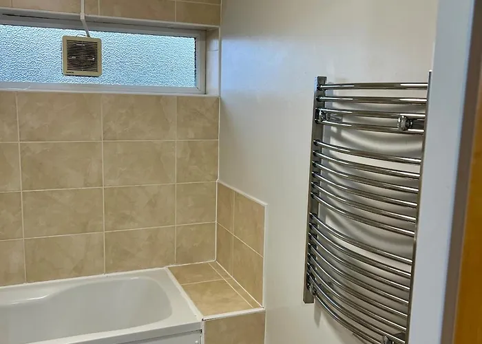 Modern 1-bed Retreat Cozy, Bright And Lägenhet Bradford (West Yorkshire)