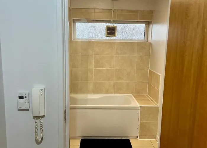 Modern 1-bed Retreat Cozy, Bright And Lägenhet Bradford (West Yorkshire)