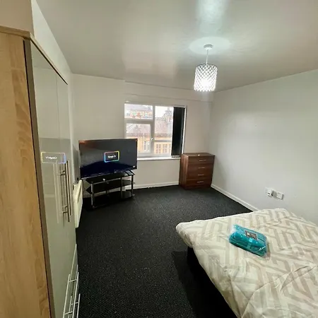 Modern 1-bed Retreat Cozy, Bright And *