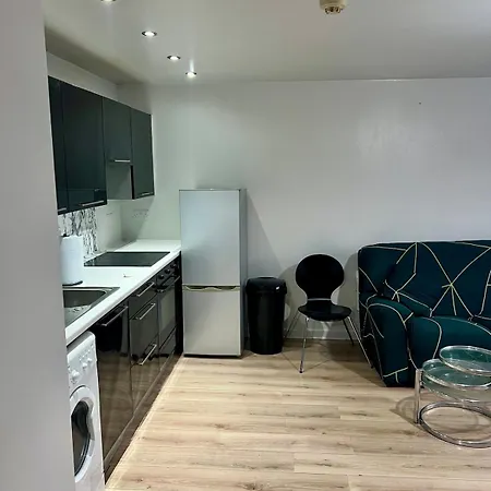 Modern 1-bed Retreat Cozy, Bright And Apartamento *