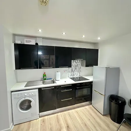Modern 1-bed Retreat Cozy, Bright And Apartamento *