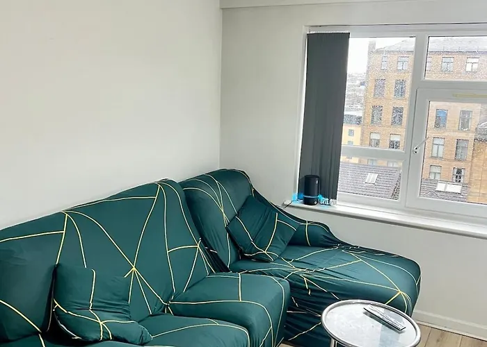 Modern 1-bed Retreat Cozy, Bright And Bradford (West Yorkshire)
