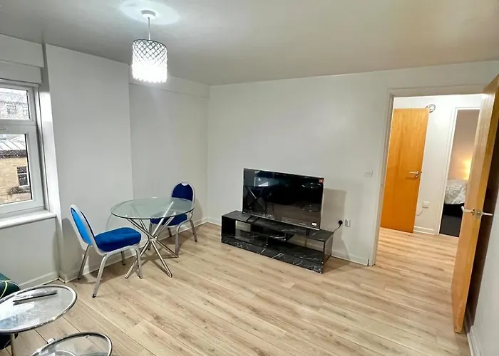 Modern 1-bed Retreat Cozy, Bright And * ブラッドフォード