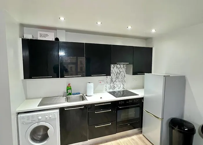 Modern 1-bed Retreat Cozy, Bright And Appartement *