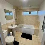 Apartment Modern 1-bed Retreat Cozy, Bright And Bradford (West Yorkshire)