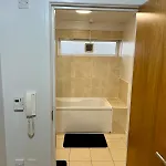Modern 1-bed Retreat Cozy, Bright And Apartment Bradford (West Yorkshire)