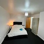 Modern 1-bed Retreat Cozy, Bright And *