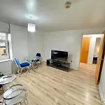 Modern 1-bed Retreat Cozy, Bright And * Bradford (West Yorkshire)